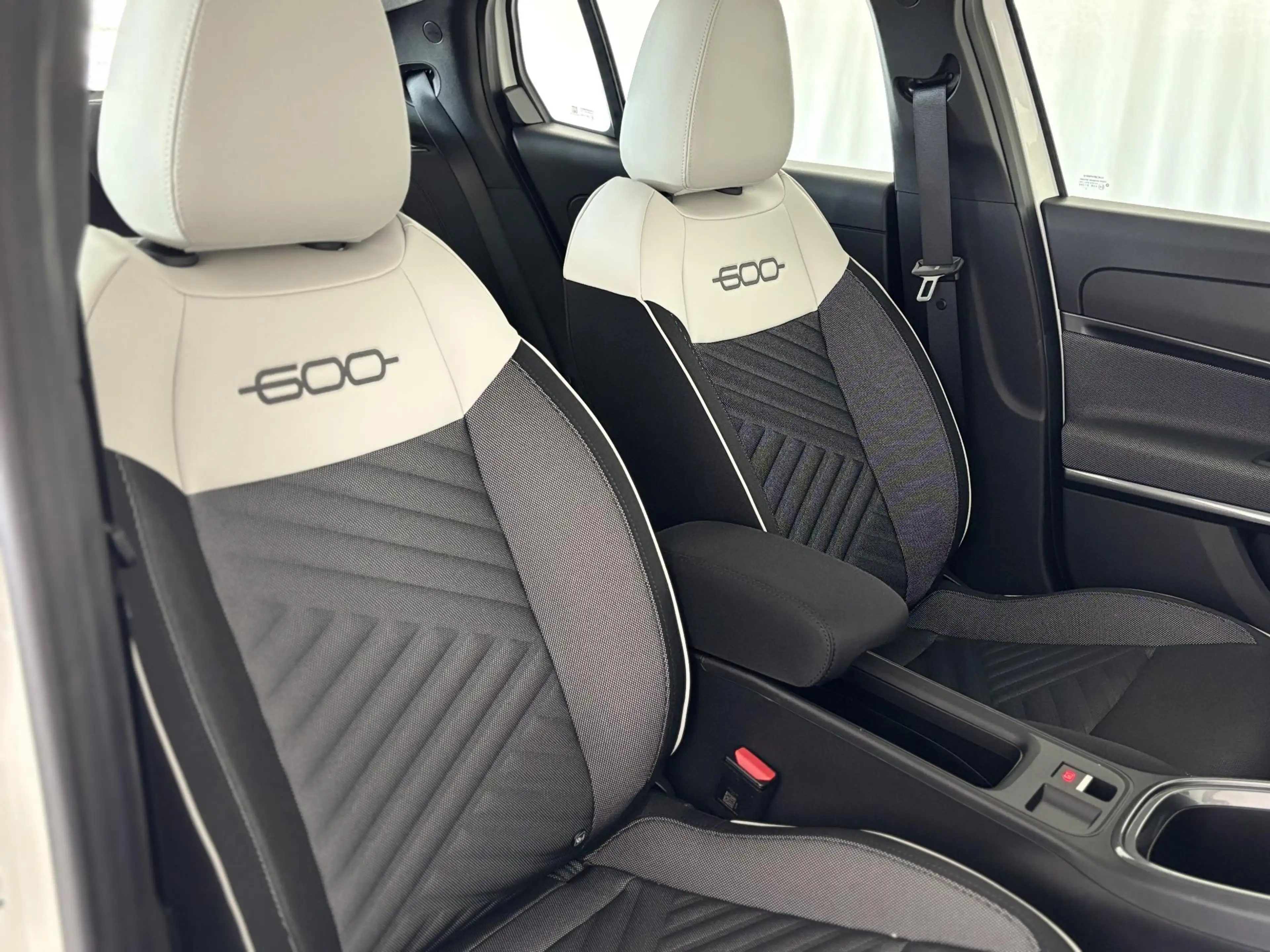 Fiat 600 1.2 Hybrid Icon 145 PK | Apple-Android | Cruise Co — photo 7