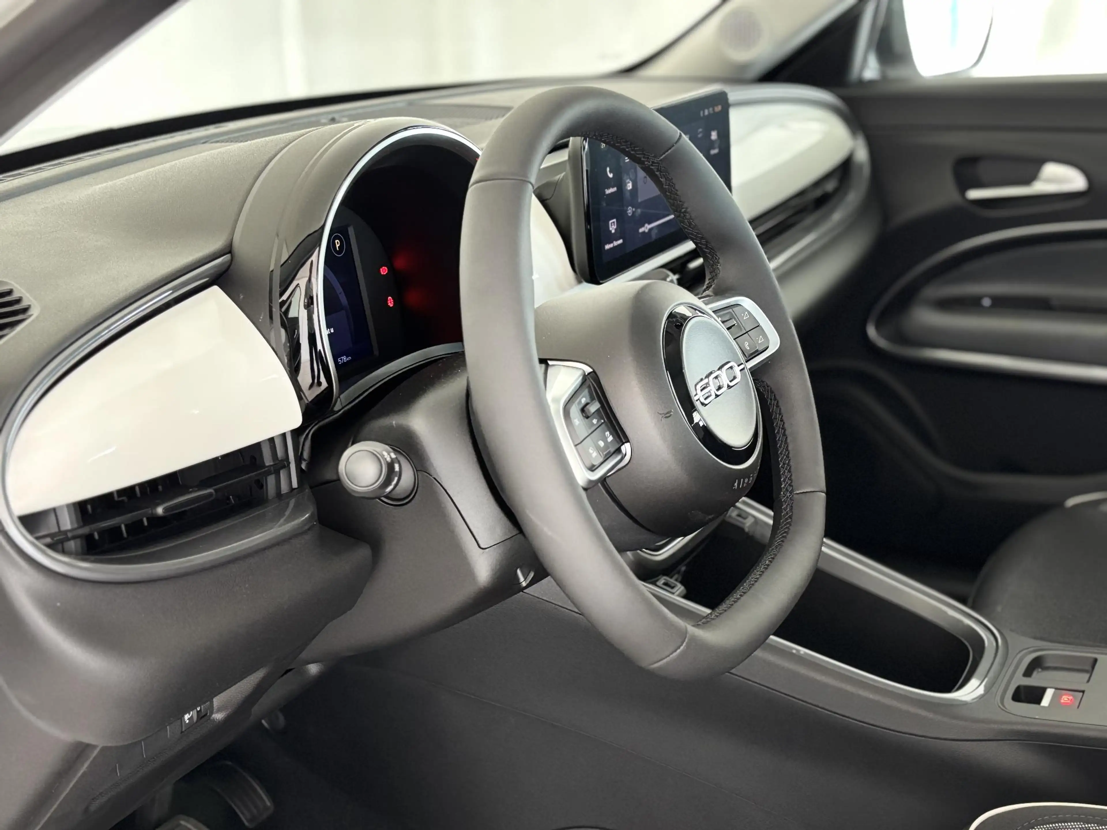 Fiat 600 1.2 Hybrid Icon 145 PK | Apple-Android | Cruise Co — photo 13
