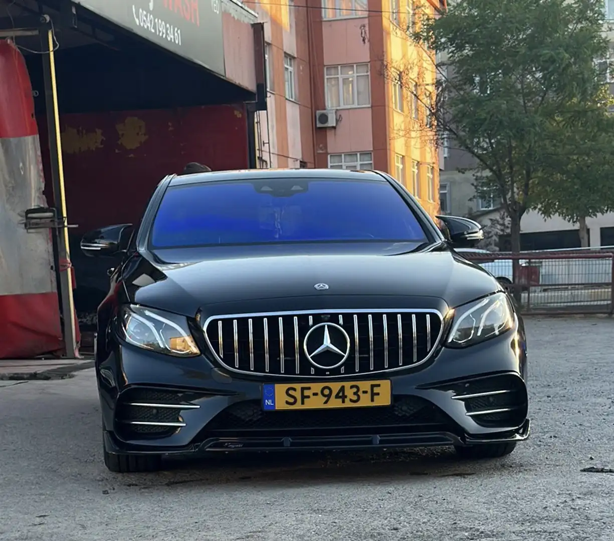 Mercedes-Benz E 350 Prestige Plus Zwart - 2