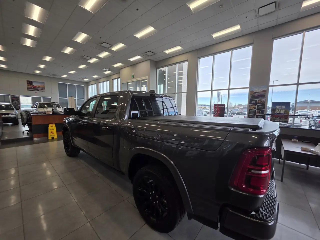 RAM 1500 снимка RAM 1500
