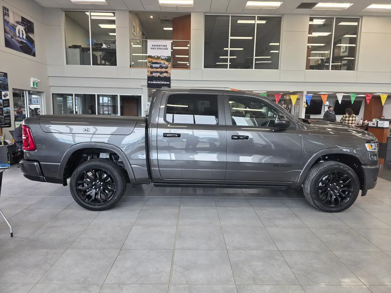 RAM 1500 снимка RAM 1500