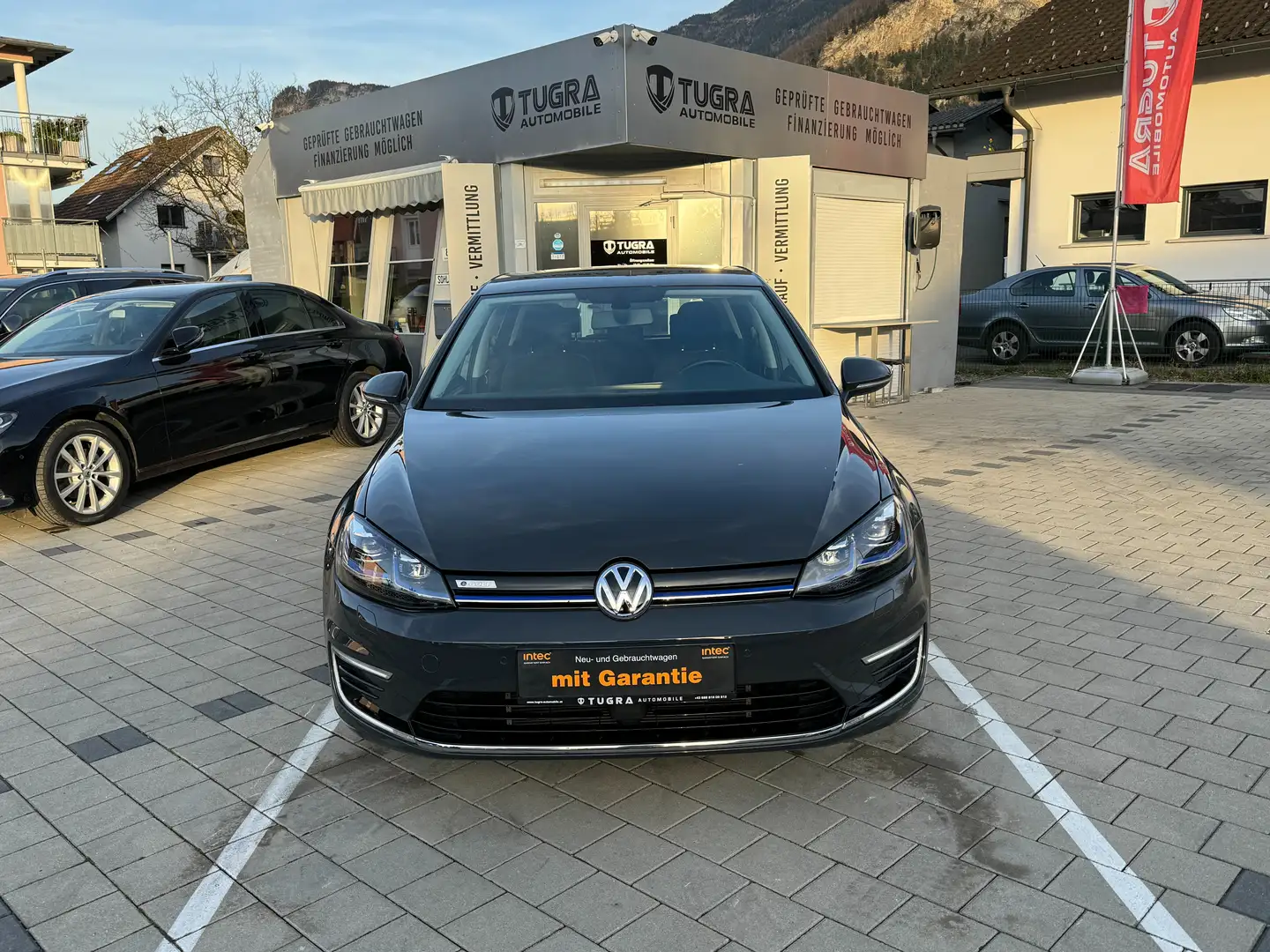 Volkswagen Golf e-Golf *NAVI*SITZHEIZUNG*NUR 18.200KM* Grau - 1