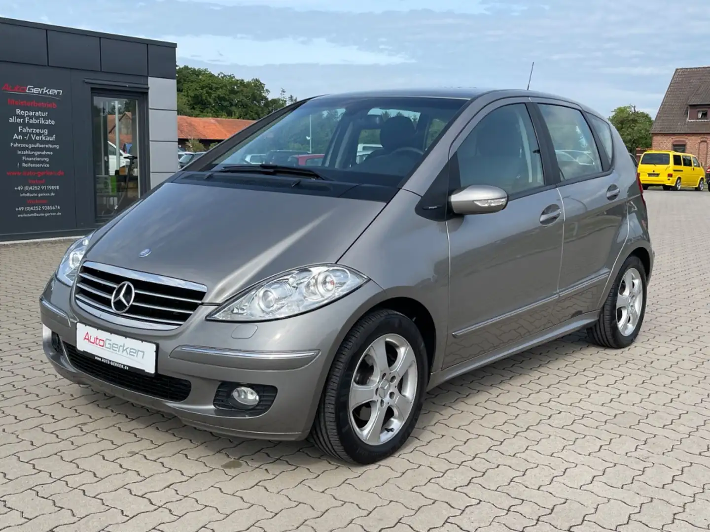Mercedes-Benz A 200 Avantgarde Automatik AHK BI-Xenon2HD Grau - 2