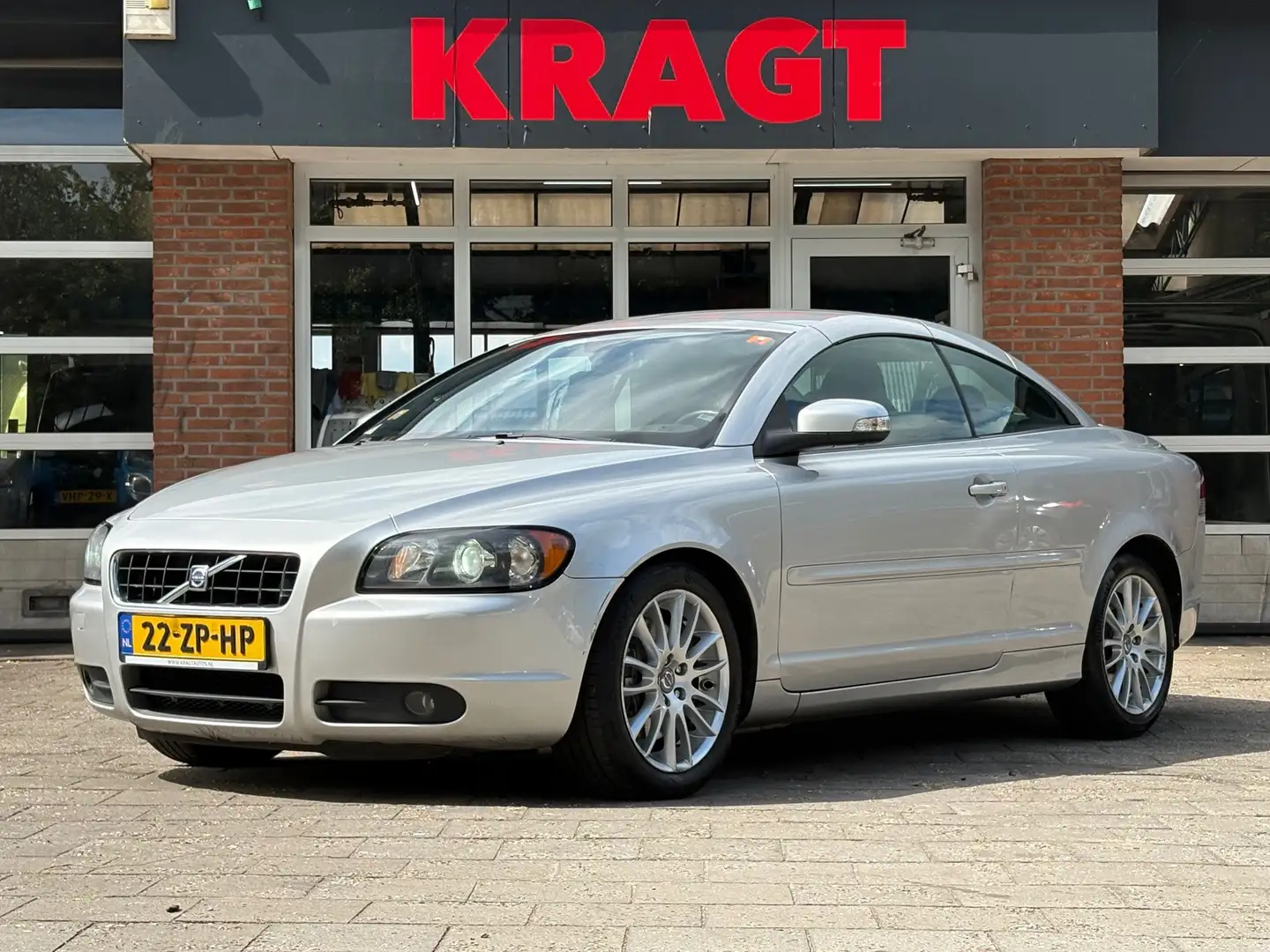 Volvo C70 Convertible Momentum 2.4 140 pk AUTOMAAT - 5 cilin Grijs - 2