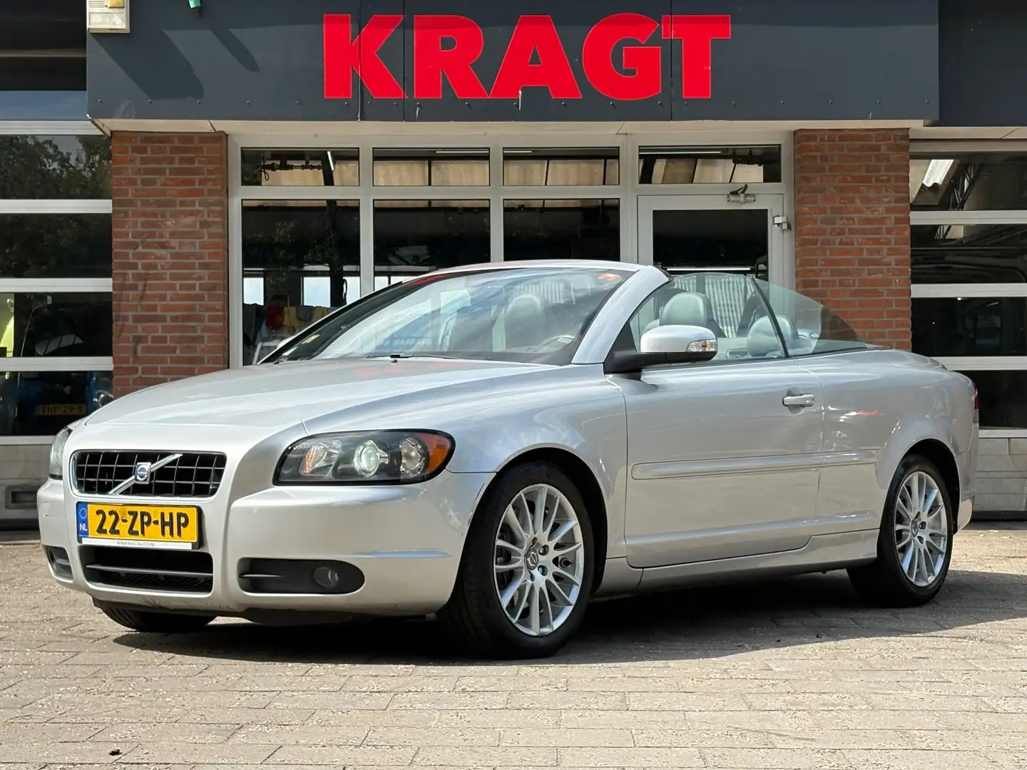 Volvo C70 Convertible Momentum 2.4 140 pk AUTOMAAT - 5 cilin Grijs - 1