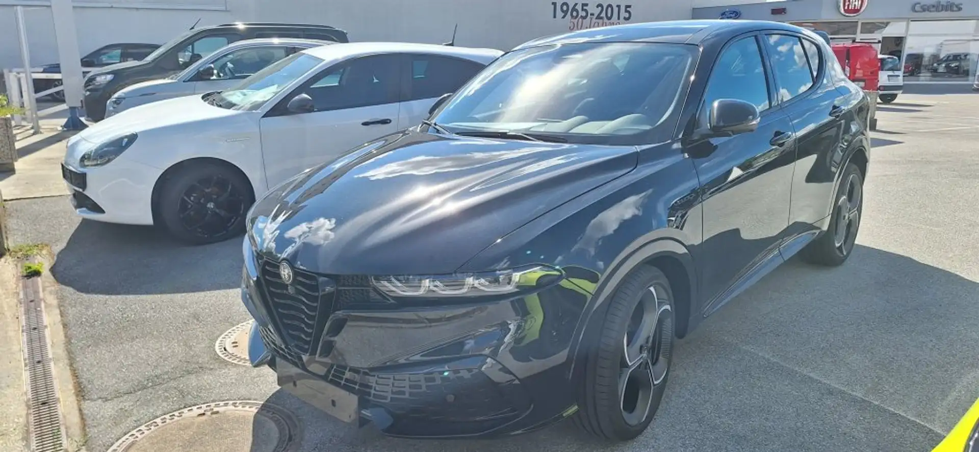 Alfa Romeo Tonale Ibrida 1,5 FWD Schwarz - 1