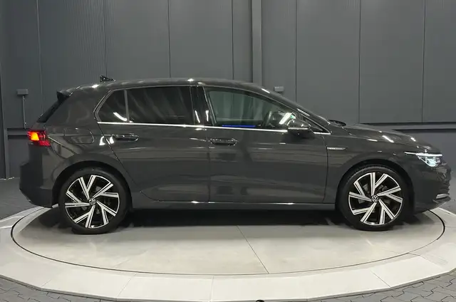 Volkswagen Golf view 6