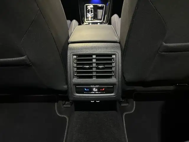 Volkswagen Golf view 28