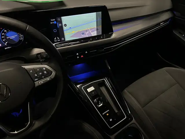 Volkswagen Golf view 20