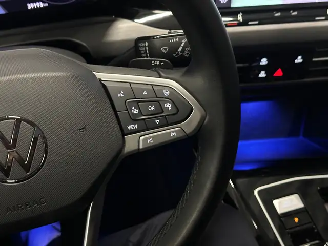 Volkswagen Golf view 19