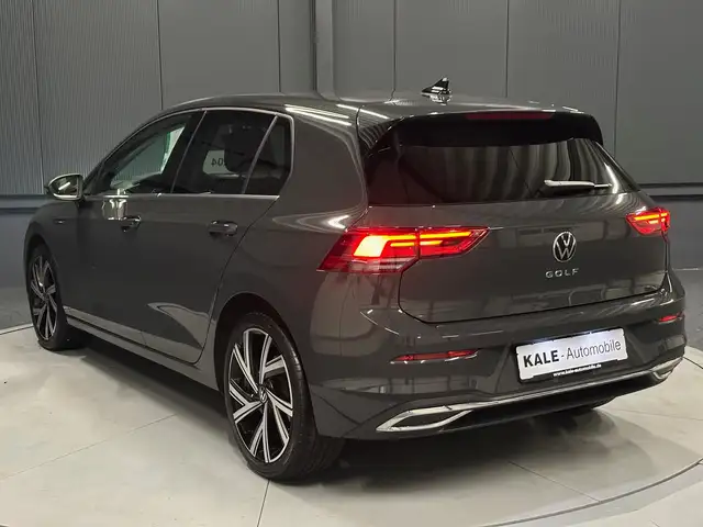 Volkswagen Golf view 3