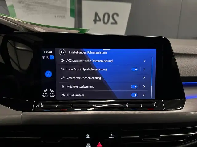 Volkswagen Golf view 23