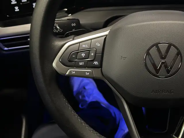 Volkswagen Golf view 18