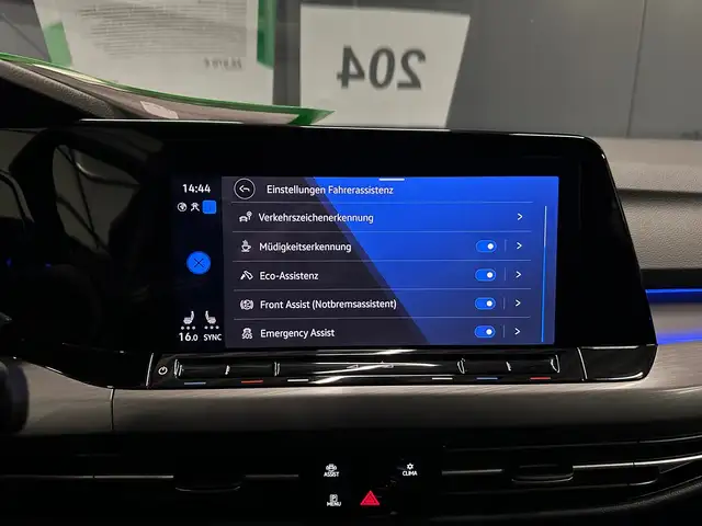 Volkswagen Golf view 24