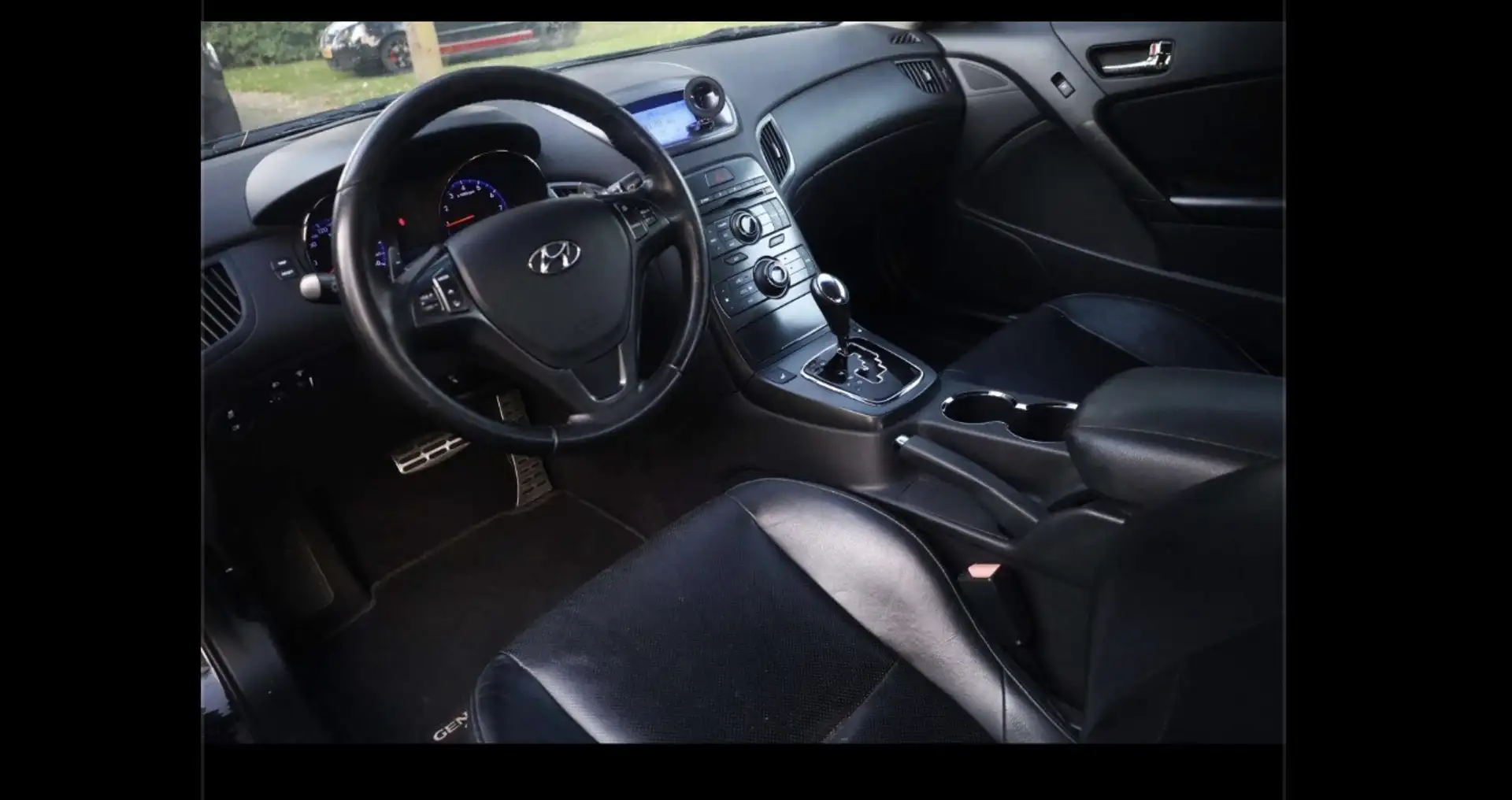 Hyundai Genesis Coupe 3.8 V6 Schwarz - 2