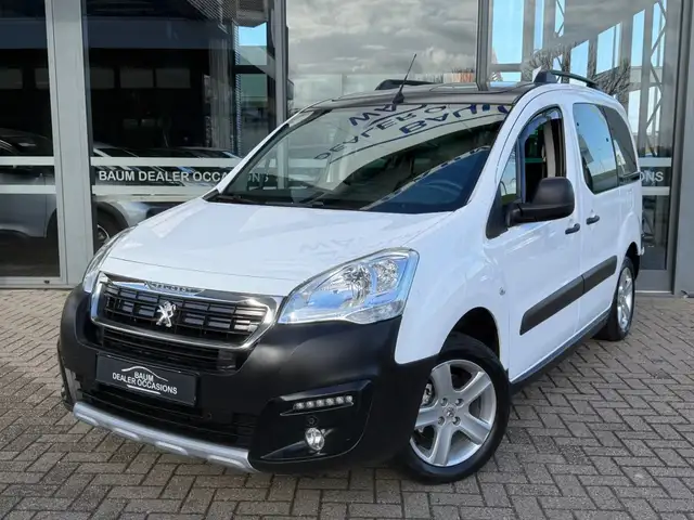Peugeot Partner 1.2 OUTDOOR NAVI PANO AIRCO/ECC PDC