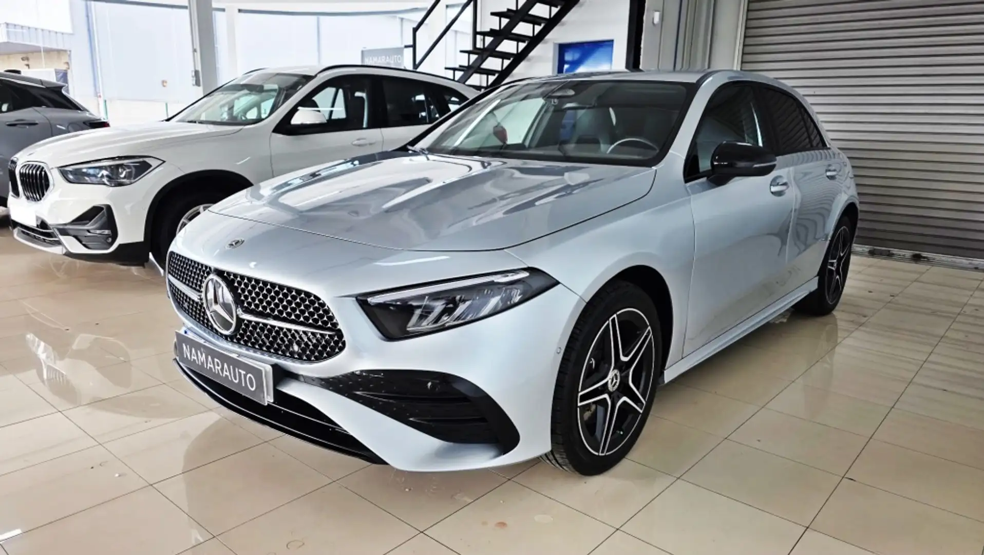 Mercedes-Benz MERCEDES-BENZ Clase A Pequeño Automático de 5 P Gris - 1