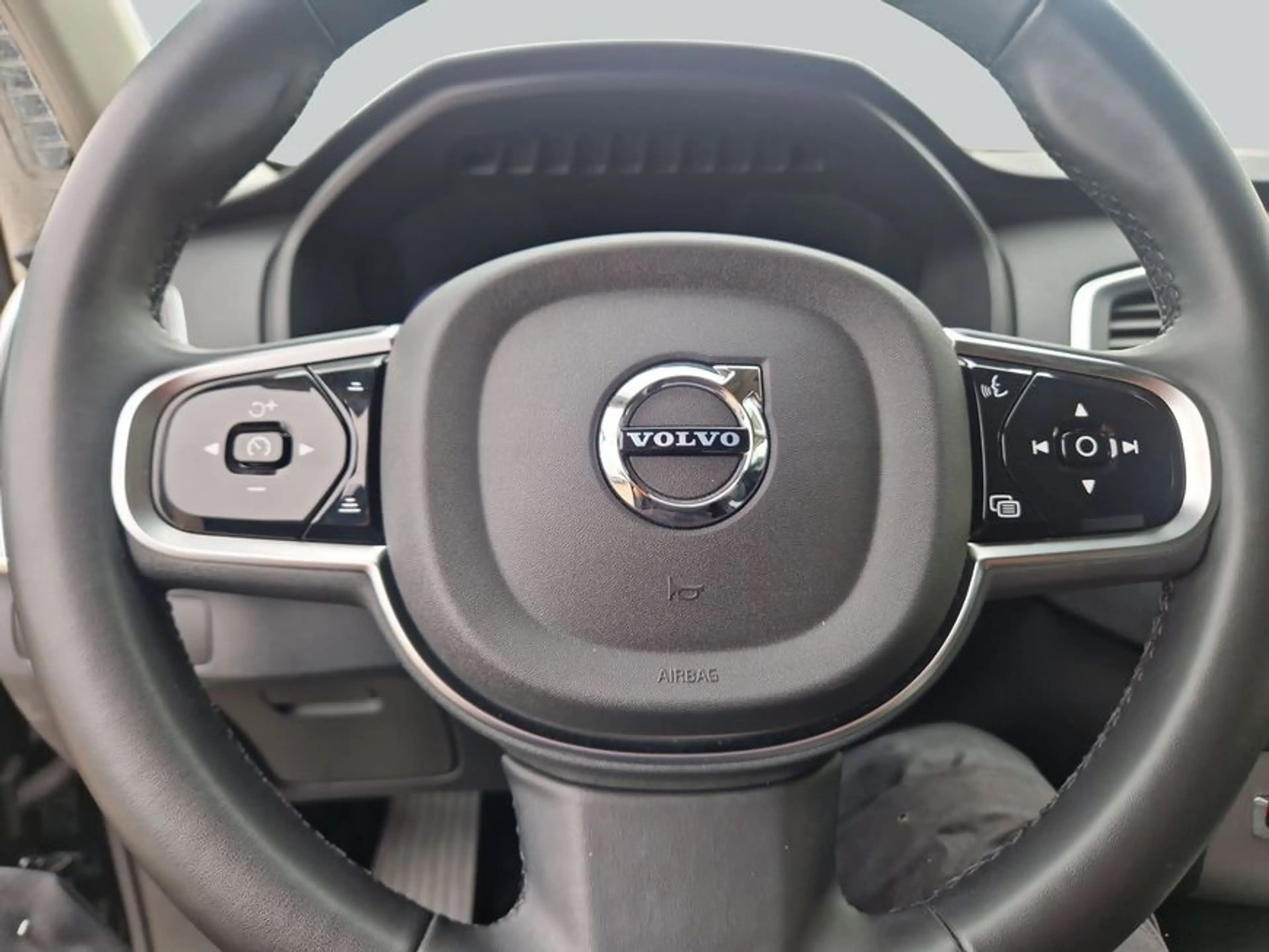 Volvo XC90 XC90 B5 B AWD Core — photo 16