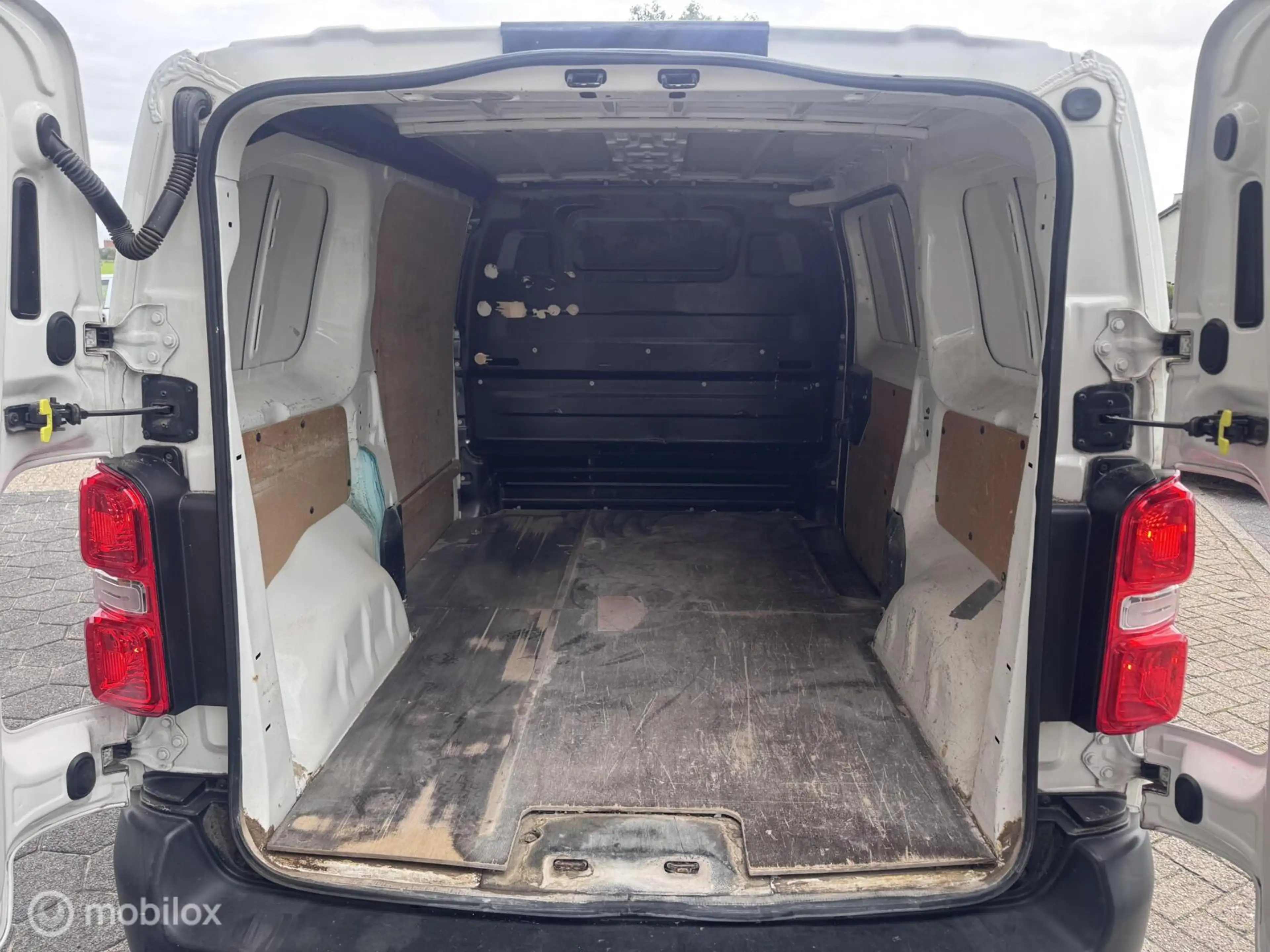 Citroen Jumpy bestel 1.6 BlueHDI 95 Club M 80208 KM — photo 10
