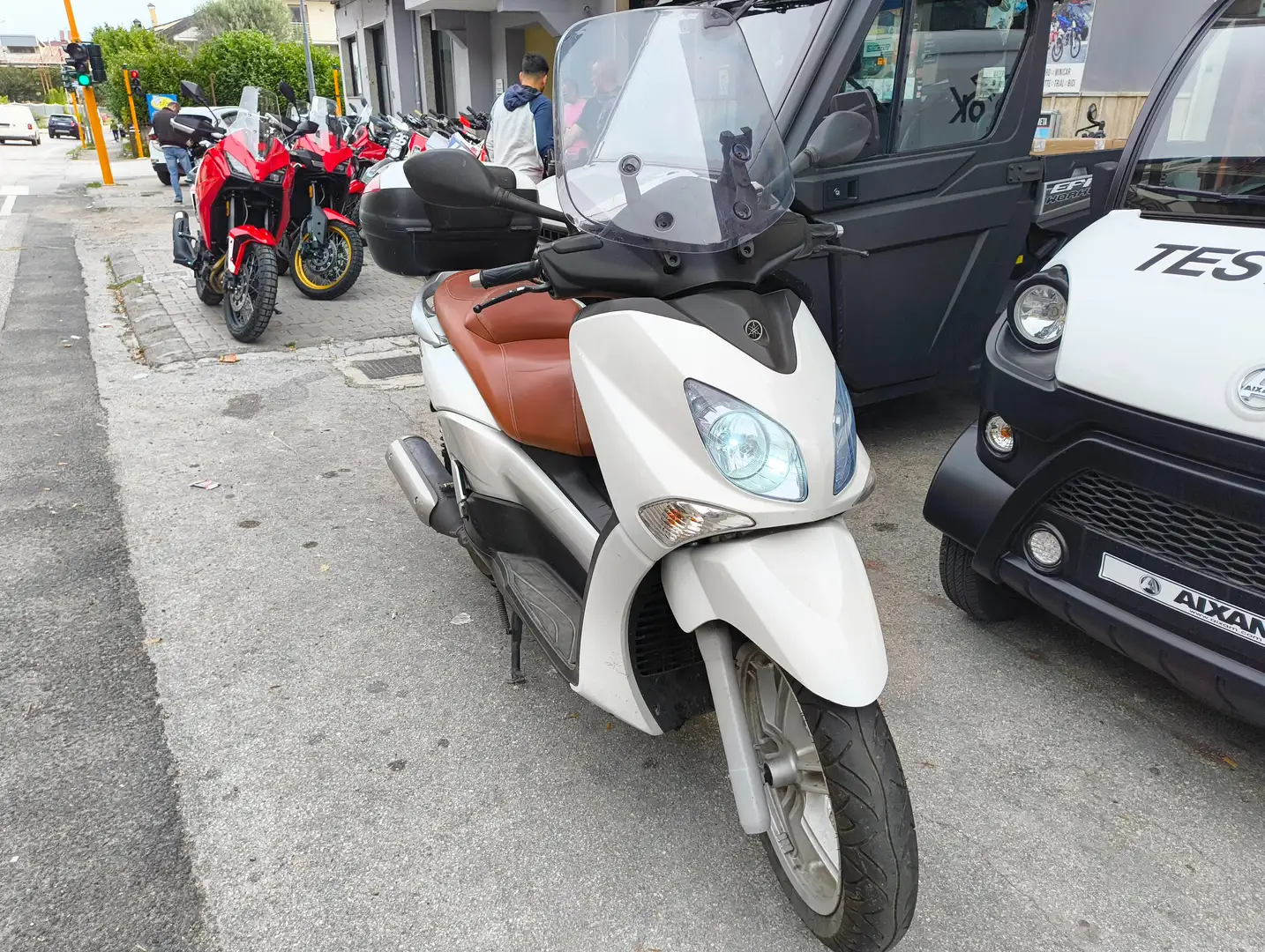Yamaha X-City 250 Bianco - 2