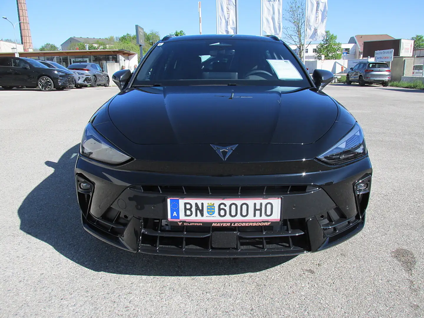 CUPRA Leon SP Kombi 1.5 eTSI 150 PS Tribe DSG Schwarz - 2