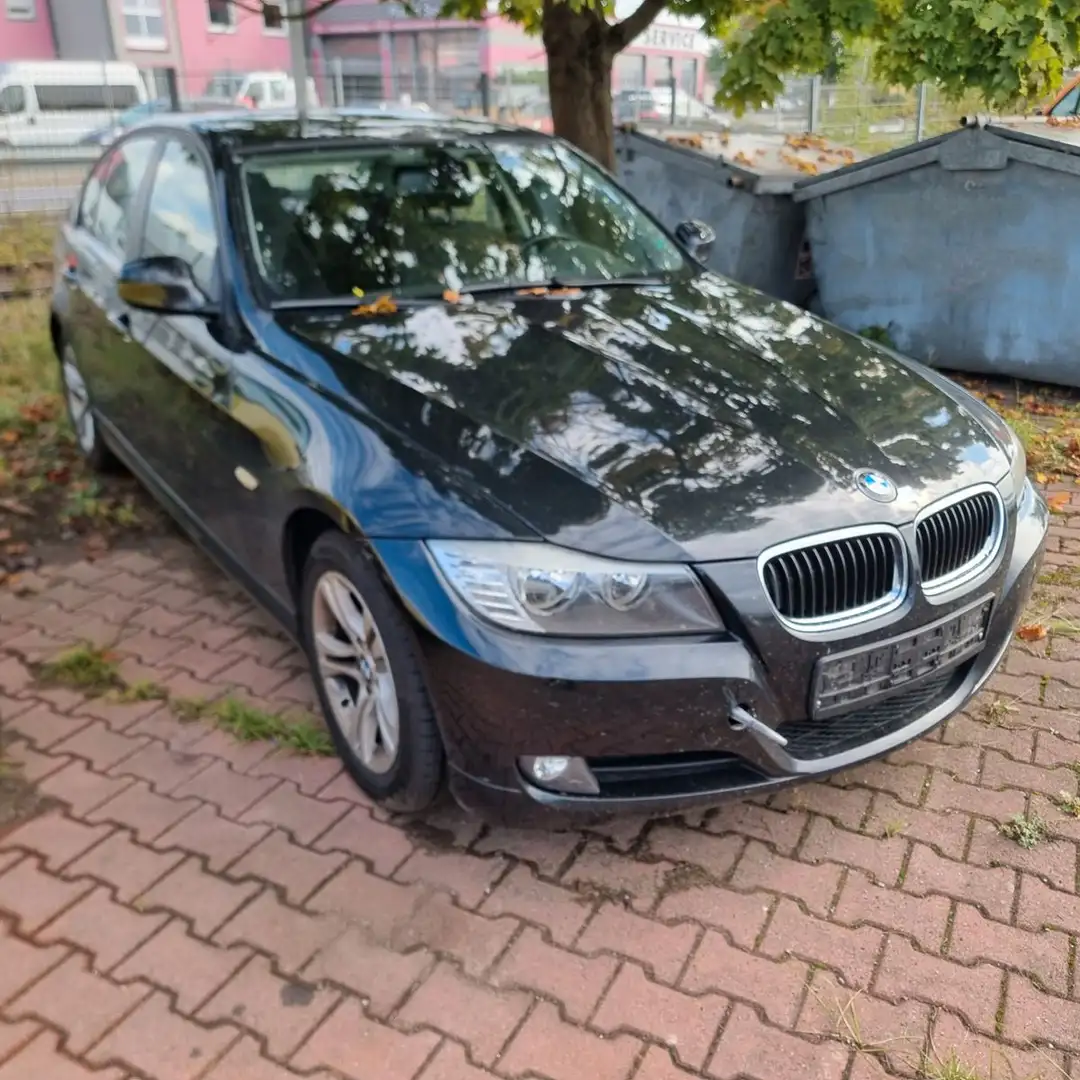 BMW 318 Baureihe 3 Lim. 318i Schwarz - 2