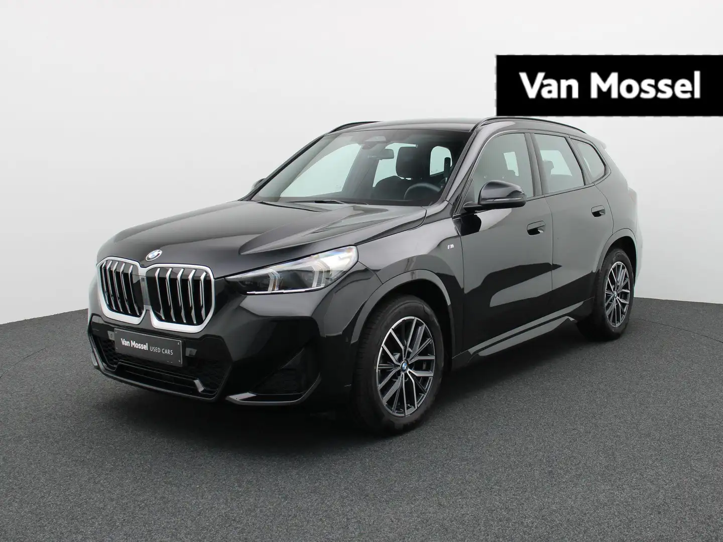BMW X1 sDrive18i M PACK LED | CARPLAY | NAVI | CAMERA Schwarz - 1