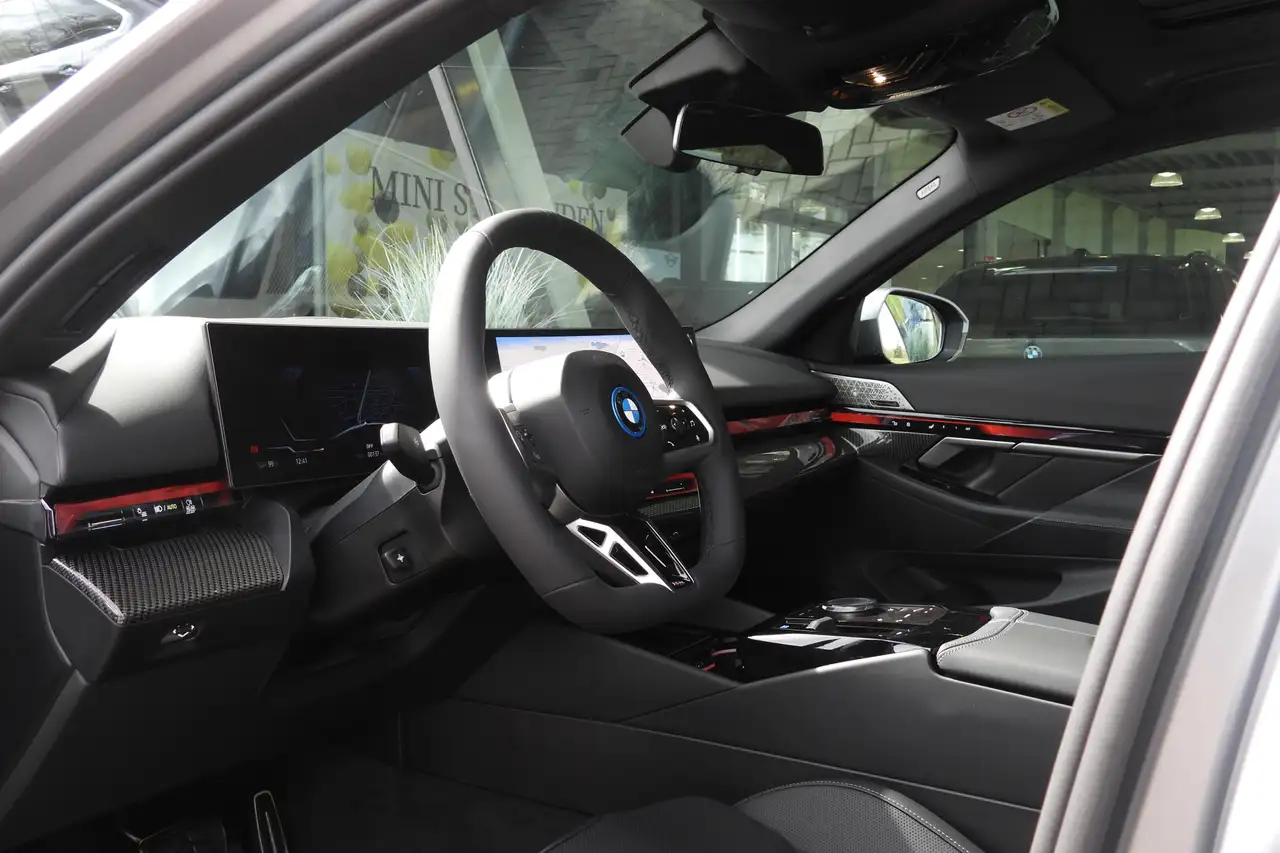 BMW i5 2026 — фото 14