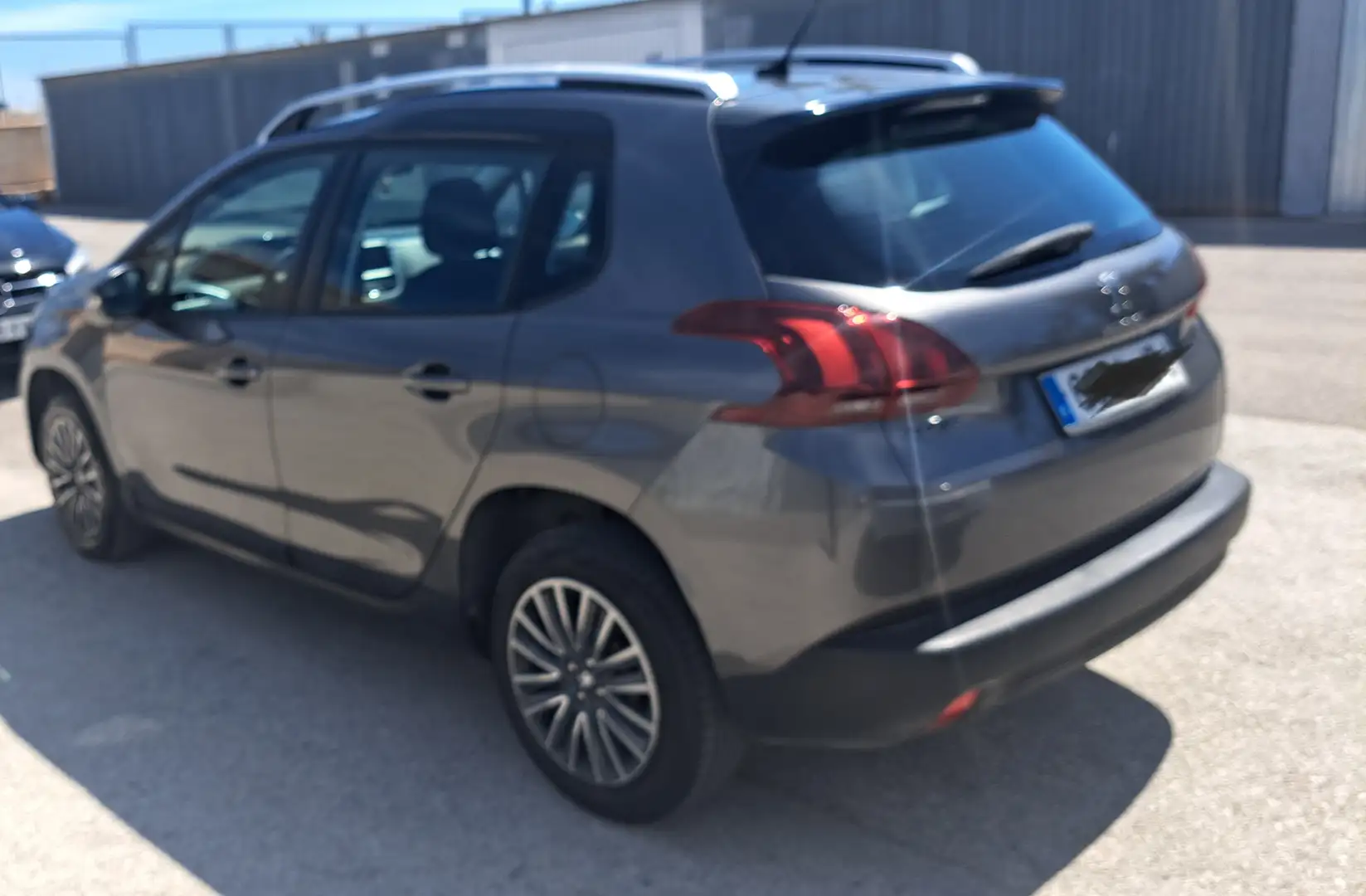 Peugeot 2008 2008 1.6 BlueHDI Active 100 Active Gris - 2