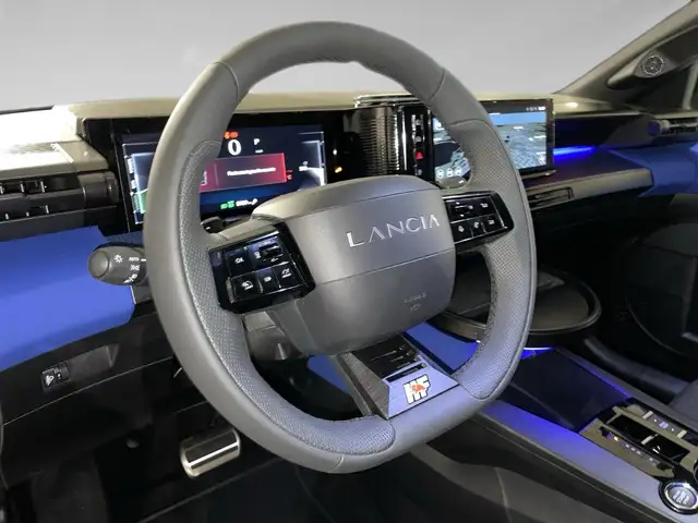 Lancia Ypsilon view 8
