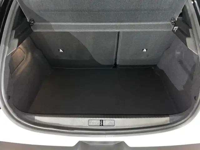 Lancia Ypsilon view 12