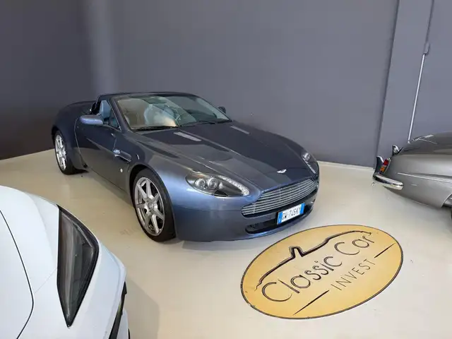 Aston Martin VANTAGE ROADSTER  V8