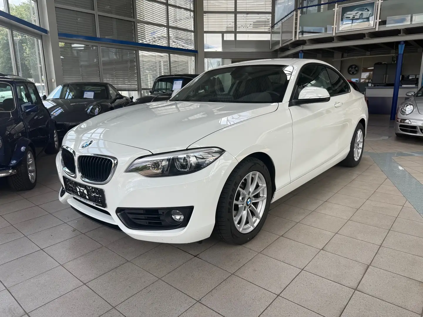 BMW 218 218 i Coupe Advantage Automatik bijela - 1