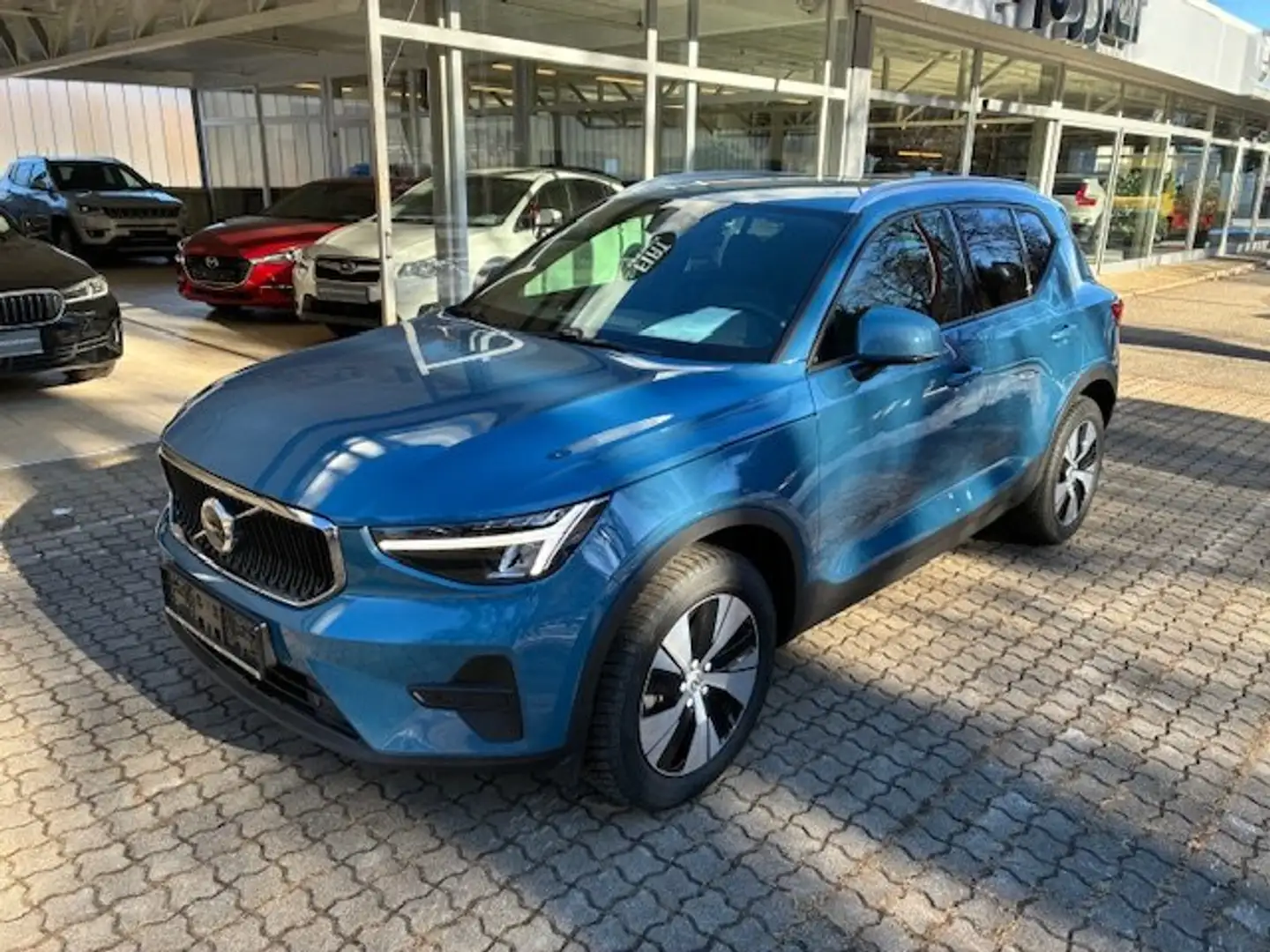 Volvo XC40 B3 Core 2WD *LED*RFK*SZH*AKTION* Blau - 2