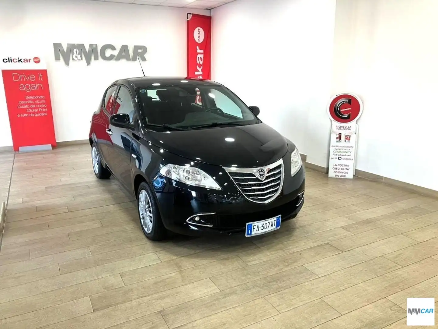Lancia Ypsilon 1.2 69 CV 5 porte Gold Nero - 1