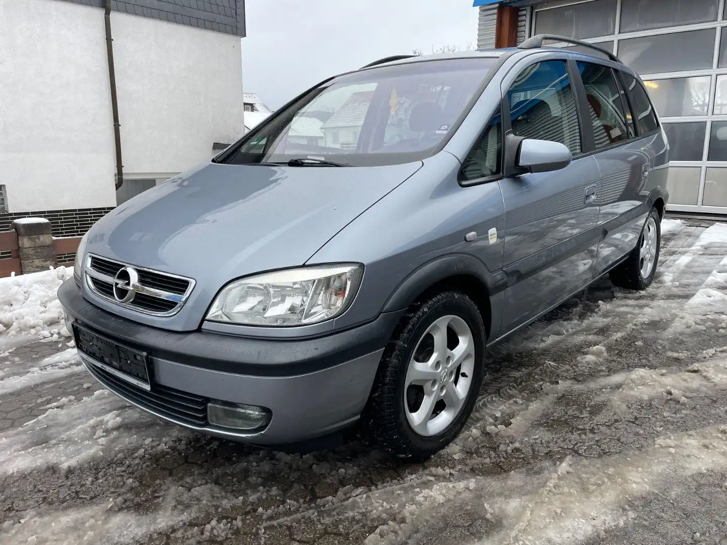 Opel Zafira 2.2 16V Elegance,Schiebedach,Klima 7Sitze Grau - 1