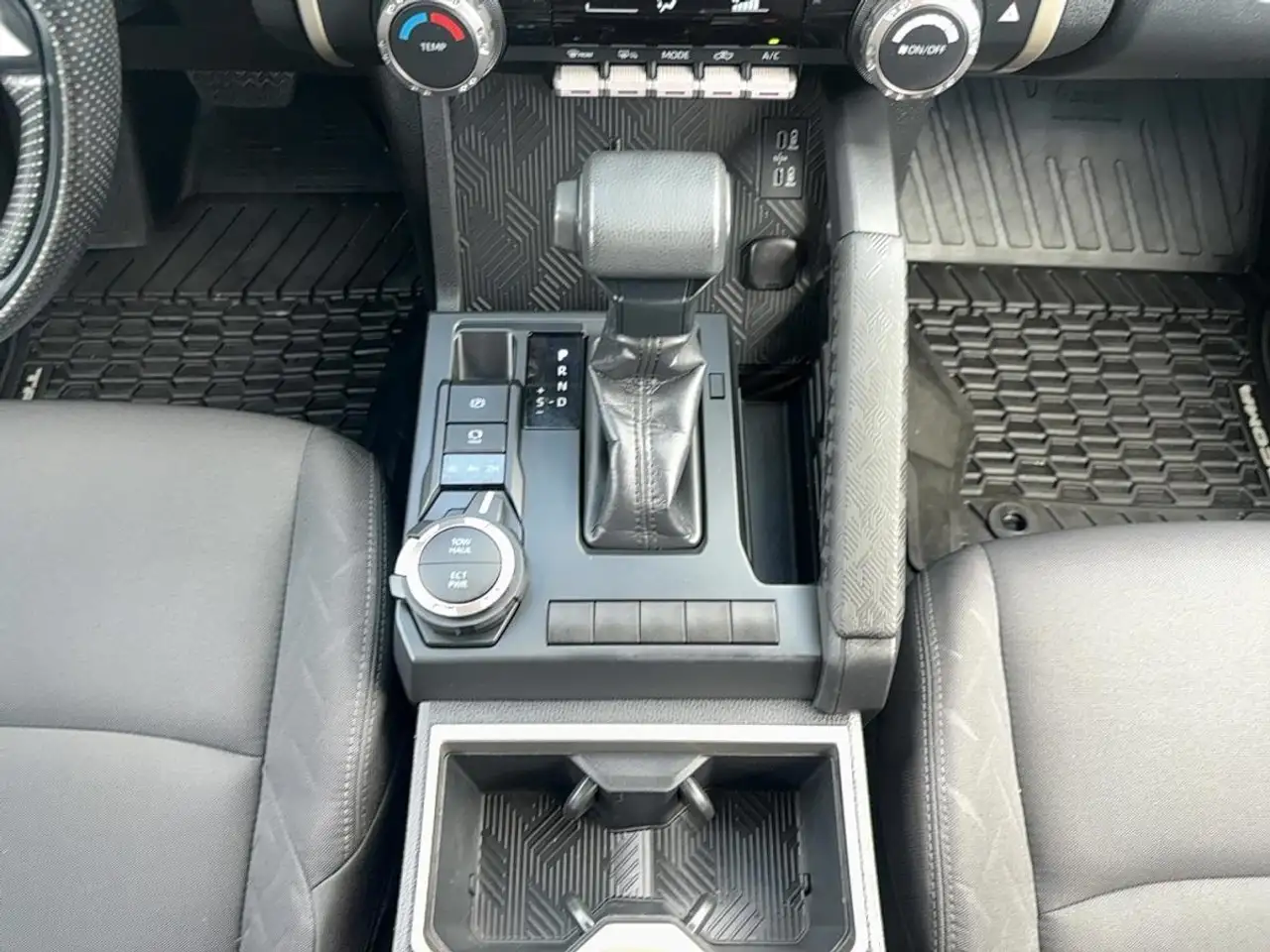 Toyota Tacoma снимка Toyota Tacoma