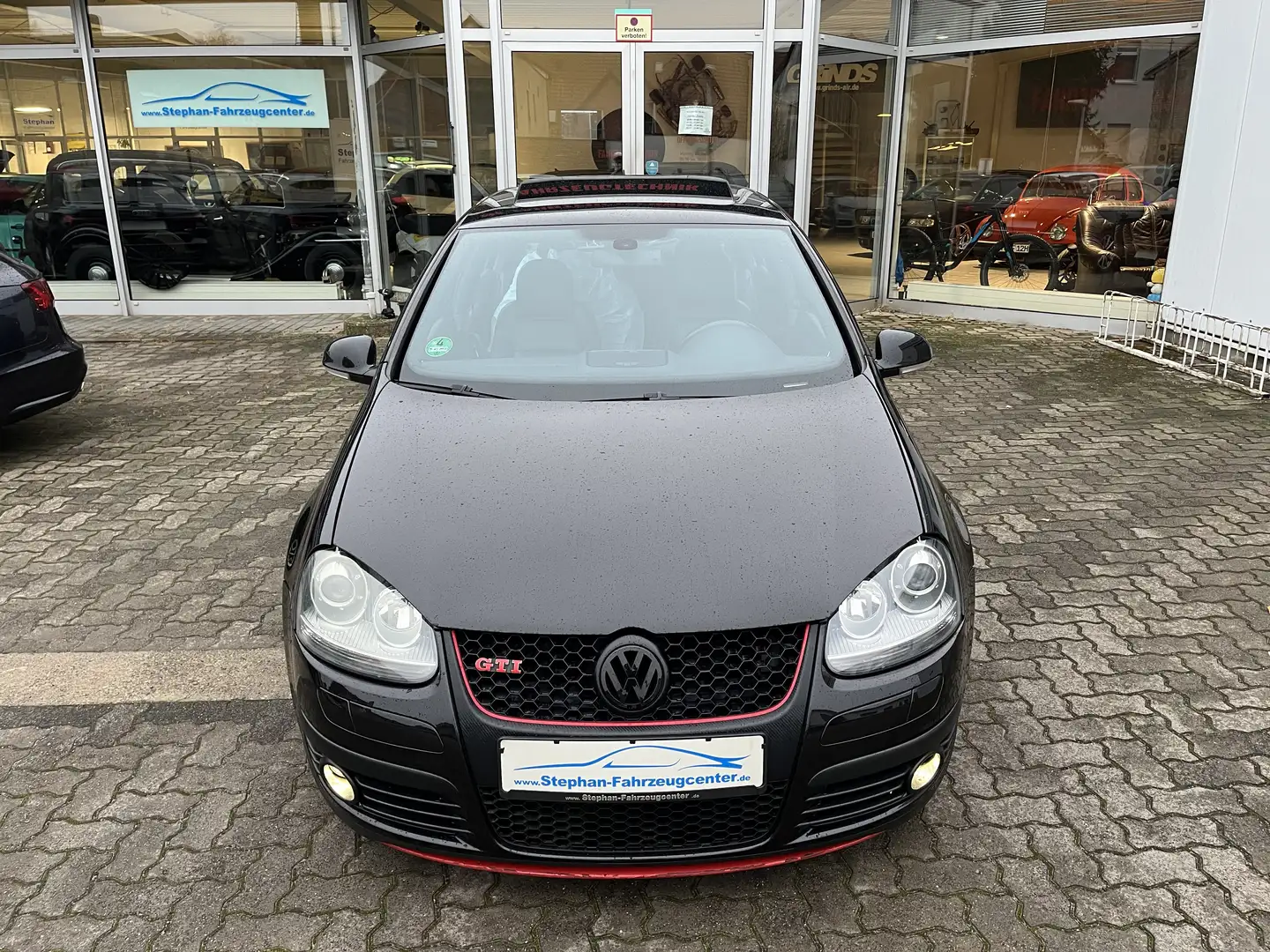 Volkswagen Golf GTI Aut. mit Scheckheft,Alus,Navi,Leder…. Schwarz - 2