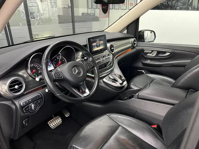 Mercedes-Benz V-Class view 13