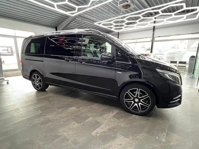 Mercedes-Benz V-Class view 10