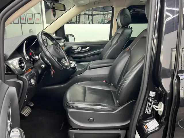 Mercedes-Benz V-Class view 12