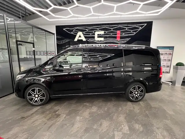 Mercedes-Benz V-Class view 4