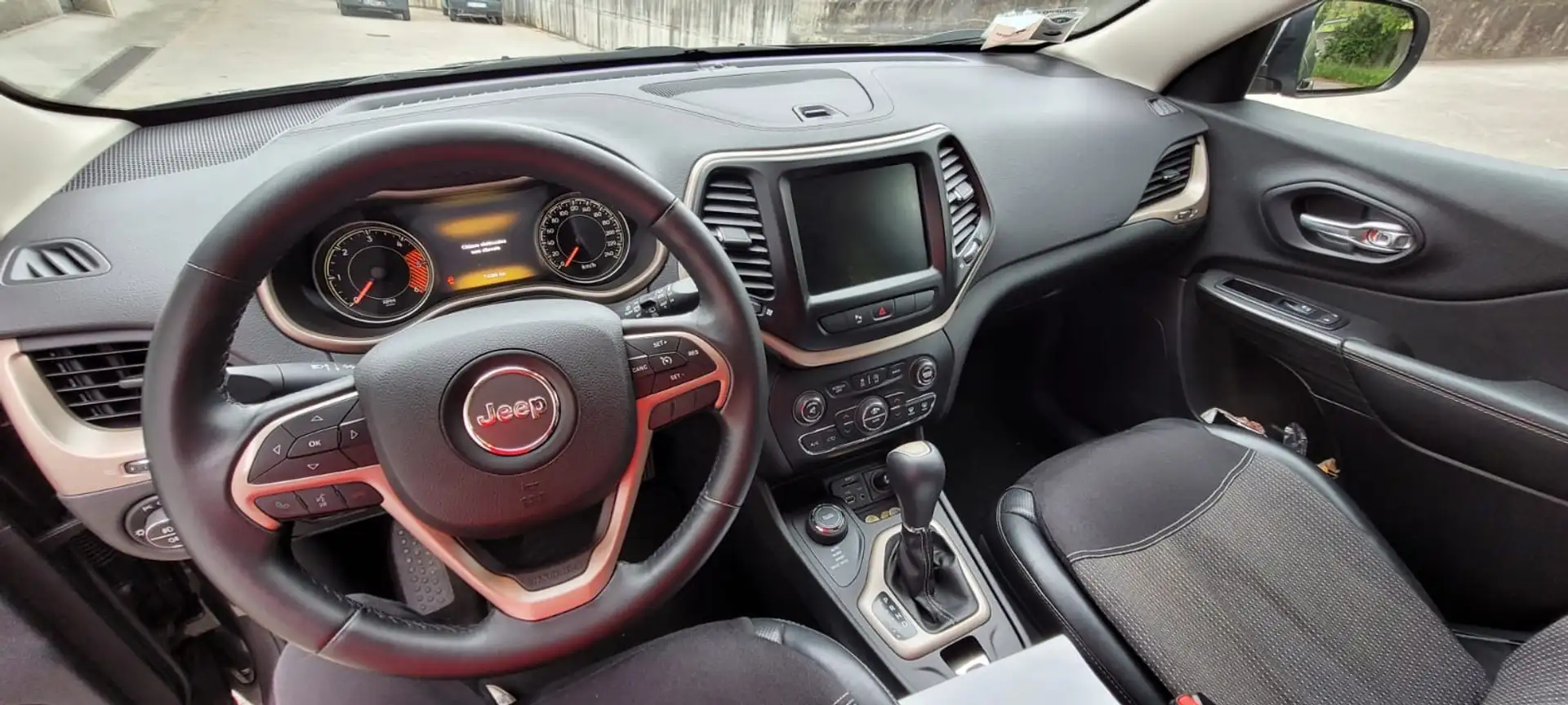 Jeep Cherokee jeep cherokee 74300 km  Pari al Nuovo - 2