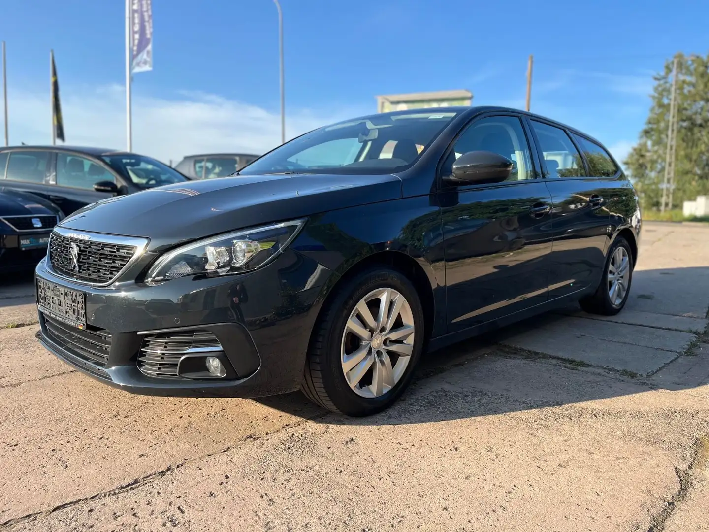 Peugeot 308 SW Active Grau - 2