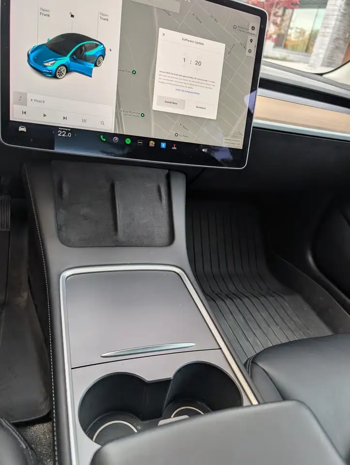 Tesla Model 3 снимка Tesla Model 3