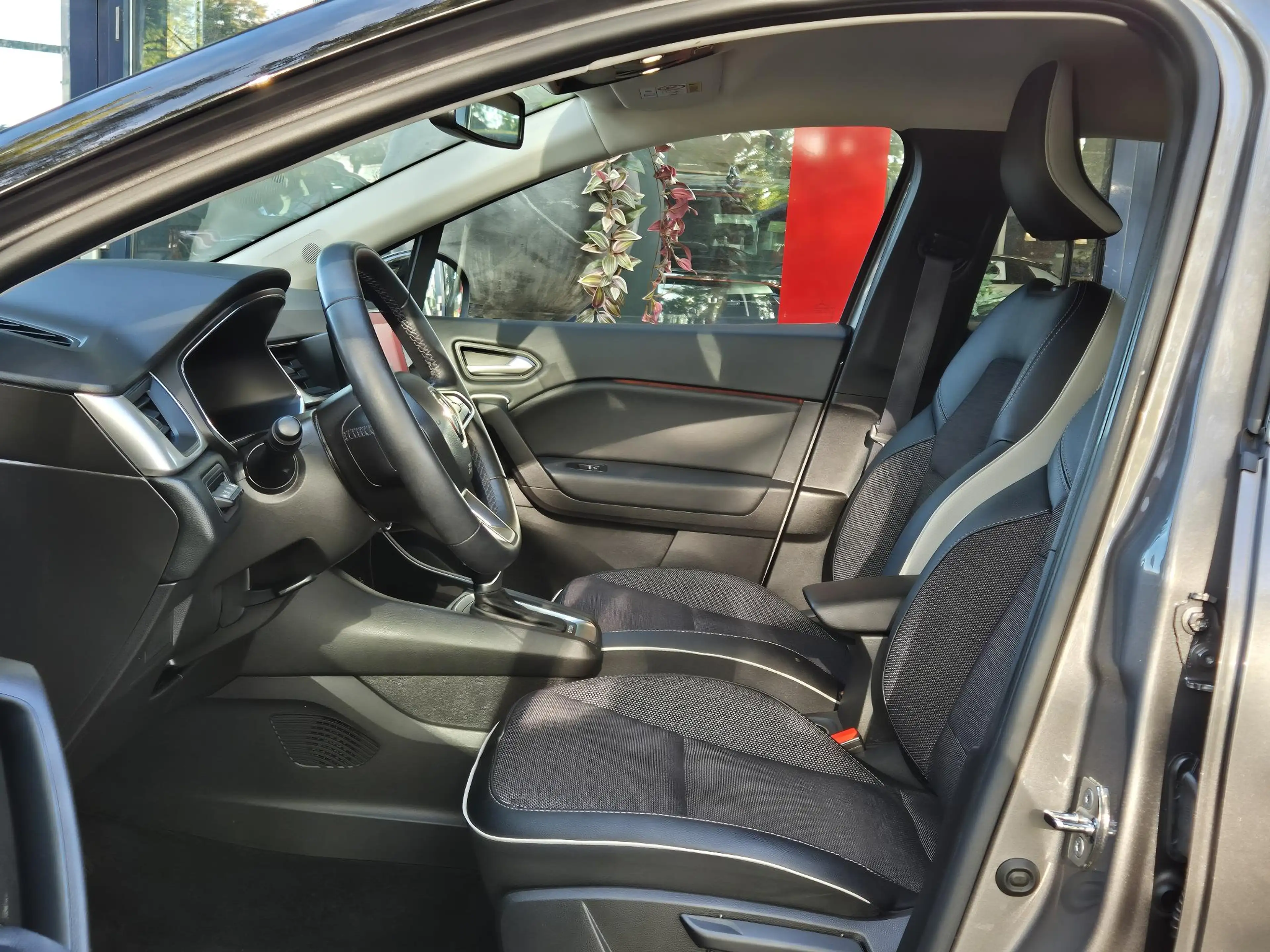 Renault Captur 1.6 E-Tech plug-in hybrid 160 SL Rive Gauche | Tre — photo 13