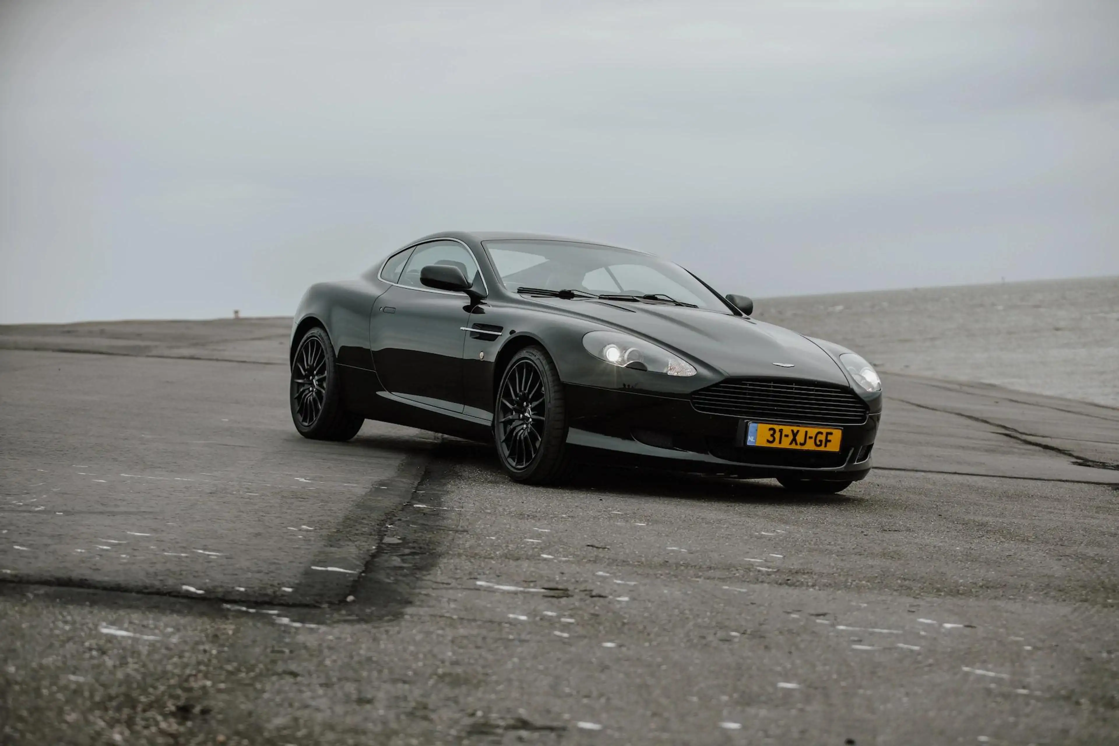Aston Martin DB9 5.9 V12 Touchtronic — photo 3