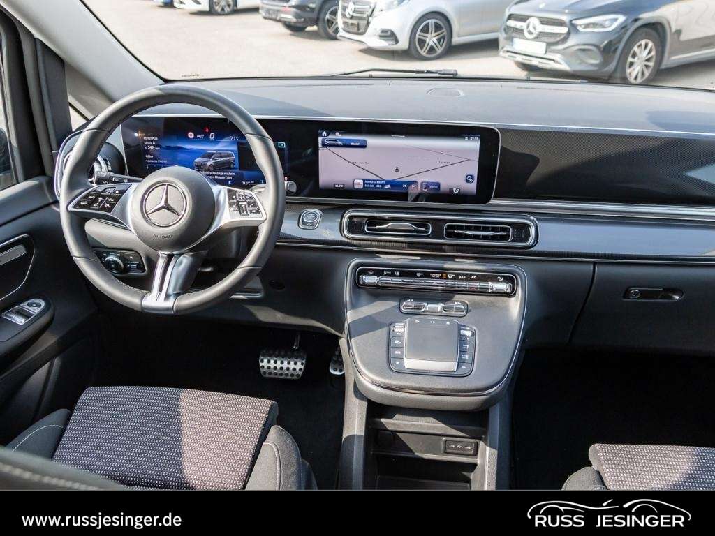 Mercedes-Benz V 220
