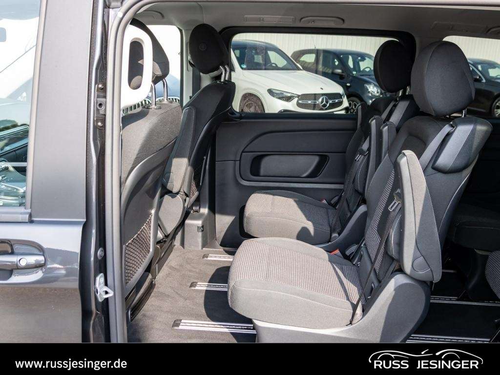 Mercedes-Benz V 220