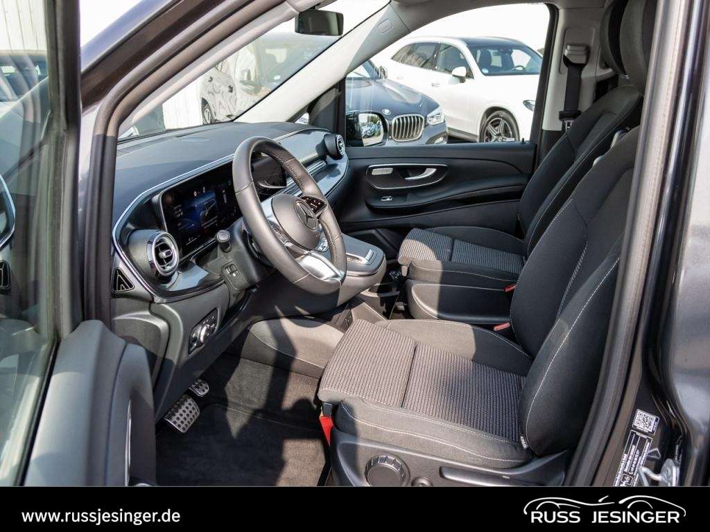 Mercedes-Benz V 220